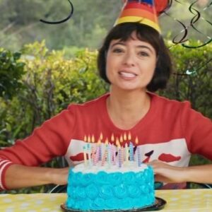 Kate Micucci Instagram - Thanks for all the love on Bucket of Beans! And thanks to the people who made it happen: @iamstephjones @caitlin.gerard @rawbean720 @doyeee @stamiela @justinjames @amartincolor @dirtcityrebel @vpthedp @bjohnsonstudio @jakemicucci @rachwhiiite 🫘link to full video in bio