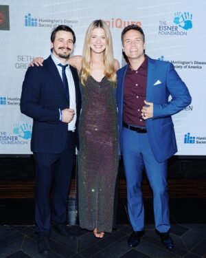 Kate Miner Instagram - Our FreezeHD event honoring @jason_ritter was an huge success raising over 200k for families affected by Huntingtons disease! So much love to everyone who contributed and/or came out!  @hdsanational 

(And thanks @gemelipower for lending me the most sparkliest dress for the event!)