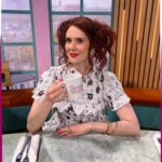 Kate Nash Instagram - Thanks for having me @sundaybrunchc4 ☀️ What a lovely bunch of guests! 💓 Styled by @celia__arias wearing @susanfangofficial @chanelofficial @4elementlondon @pondinthefish @barjewellery Hair @loveyohair Make Up @oonahmakeup