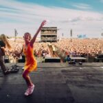 Kate Nash Instagram - What a victorious way to end the summer! Thank you @victoriousfestival 💖 Still coming down from this one. Photos by @dorapaphides hair @thomas.r.silverman make up @gina_blondell