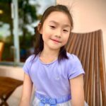 Kate Pang Instagram - 初生之犊不畏虎，地震来的时候，我们大人都吓得要死，问妹妹在学校的时候会不会害怕，她老神在在的说「还好啊～～～老师说地震来的时候要冷静。」 我们都要乖乖听老师的话。 💍： @thestarry.kids