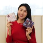 Kate Pang Instagram - 剛過完41歲生日，在外大吃大喝不忌口，炸雞啤酒都來的我，身材怎麼還這麼好啦！那是因為我遇到神仙救星～～～～～～～荃贏全美 @allwealthhh 的天使神纖子！👼🏻 自從與天使神纖子相遇之後，我的人生從只進不出的黑白變成順暢的彩色人生，像我這麼優秀的職業婦女，每天忙小孩、忙工作忙著照顧老公，有時候真的忙到好幾天沒上廁所，天哪～我們怎麼可以只照顧別人而忘了自己呢？ 各位親愛的姐姐妹妹們，如果妳跟我一樣，有上廁所的困擾，一定要試試荃贏全美神纖子！它的味道是非常清爽的水果風味，每天一包，8-12小時，就讓您感受到在馬桶上微笑的喜悅～～～～🥰🥰🥰 現在還有 全台 唯一「無感加價退」活動，若食用3包神纖子無感，廠商不但全額退款，還再多退你$60！！ 就是希望你可以買到真正有效又優質的產品，真的很佛心，大家趕快來試試～～～🏃🏻‍♀️🏃🏻‍♀️🏃🏻‍♀️ 📌荃贏荃美神纖子怎麼食用呢？ 一1~2包神纖子➕75c.c.常溫水攪拌均勻即可。 📌我該選哪一種神纖子呢？ ☑️三天以內未排便的人 可食用👼🏻天使神纖子👼🏻 有覆盆莓、鳳梨、檸檬3種口味，含纖維之王洋車前子、純素蛋白、膳食纖維和螺旋藻等豐富營養素。#通路不同口味也不同 ☑️三天以上未排便的人 請選擇😈惡魔神纖子😈 蜂蜜檸檬口味。 含南美洲麒麟果精粹、 紐西蘭奇異果三效精華和日本Fibryxa專利水溶性膳食纖維。 📌神纖子安全嗎？ ☑️食品級成分，吃得安心 ☑️SGS 檢驗認證合格 ☑️屬於保養品不含西藥，不會產生依賴性 ㊗️各位，跟我一樣 當個順暢小纖女！😘😘😘 🛒實體通路 屈臣氏、寶雅、大樹藥局 🛒官網線上購 https://lihi1.com/Hjr1f ＃荃贏全美　＃神纖子　＃膳食纖維　＃屈臣氏 #寶雅 #大樹藥局　＃順暢 #排便不順 #保健 #外送平台也買的到