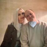 Kate Siegel Instagram - Carla Gugino snapped this candid shot of Kate and I, exhausted but happy, on set of episode 3 of THE FALL OF THE HOUSE OF USHER #thefallofthehouseofusher