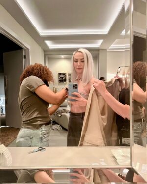 Kate Siegel Instagram - let’s do the time warp again 

#CAMILLE 

#thefallofthehouseofusher #bts