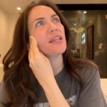 Kate Siegel Instagram - Unexpected answer. Rose Madder #stephenking #rosemadder #askme