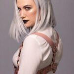 Kate Siegel Instagram - One of my favorite Camille looks that never made it onscreen pow bang smash #thefallofthehouseofusher