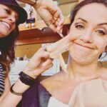 Kate Siegel Instagram - My actual skincare routine #geraldsgame #deletedscene