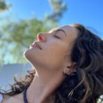 Kate Siegel Instagram - 🌻