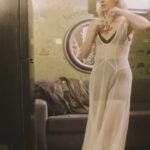 Katelyn Tarver Instagram - Surprise! Quitter music video dropping tomorrow at 9am PST 🥹