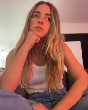 Katelyn Tarver Instagram - Has anyone or anything put in as much work over the years as my cropped white brandy melville tank? My one true constant 💘