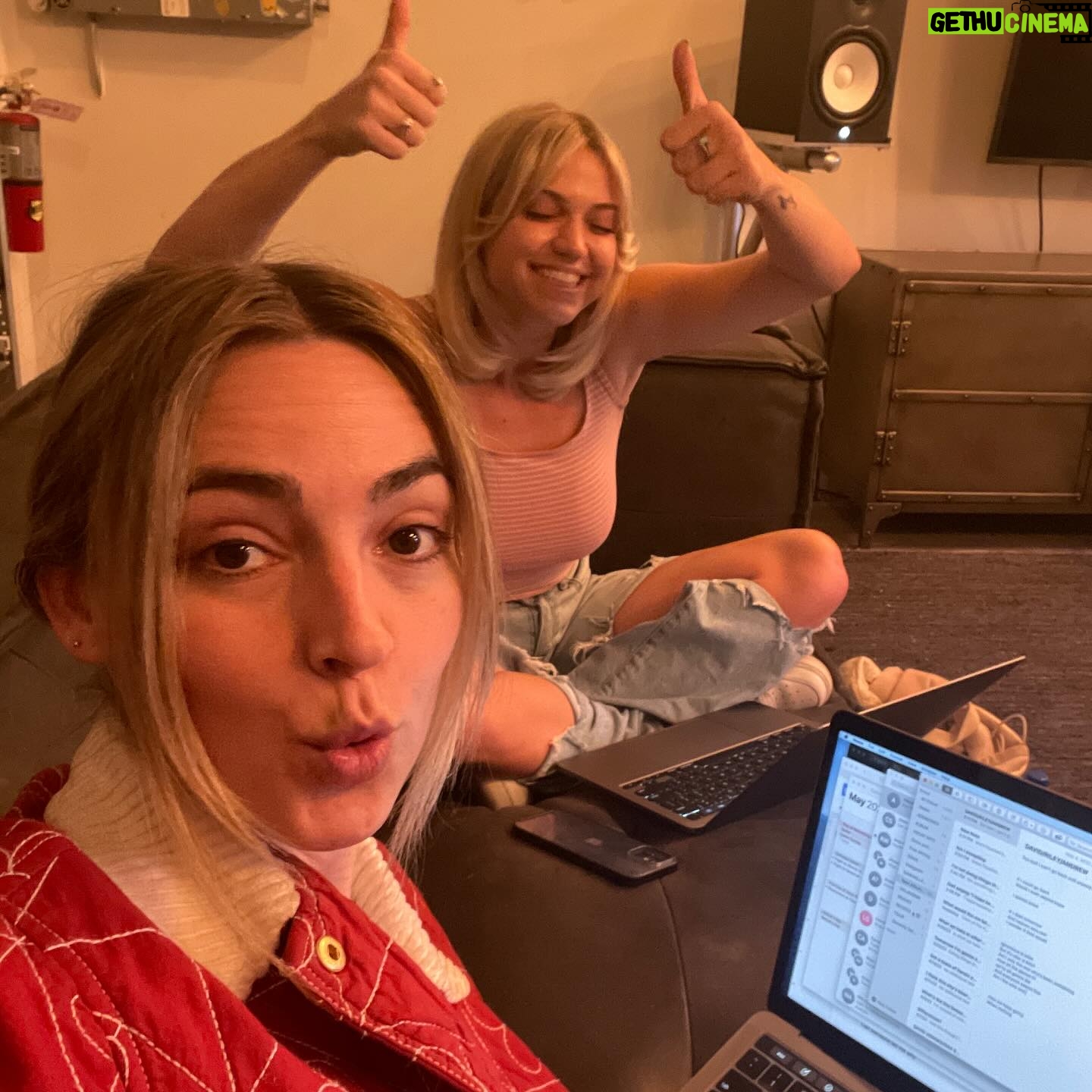 Katelyn Tarver Instagram - Ok I wanted to give yall some time to live with it, but now that you’ve had it for a week— what are your fave songs/lyrics/moments from Quitter!?! Tell meeeeee I’m dying to know. Here’s a little glimpse into some moments from making it over the past couple years. Huge thank you again to all my collaborators and to all of you for listening 💙