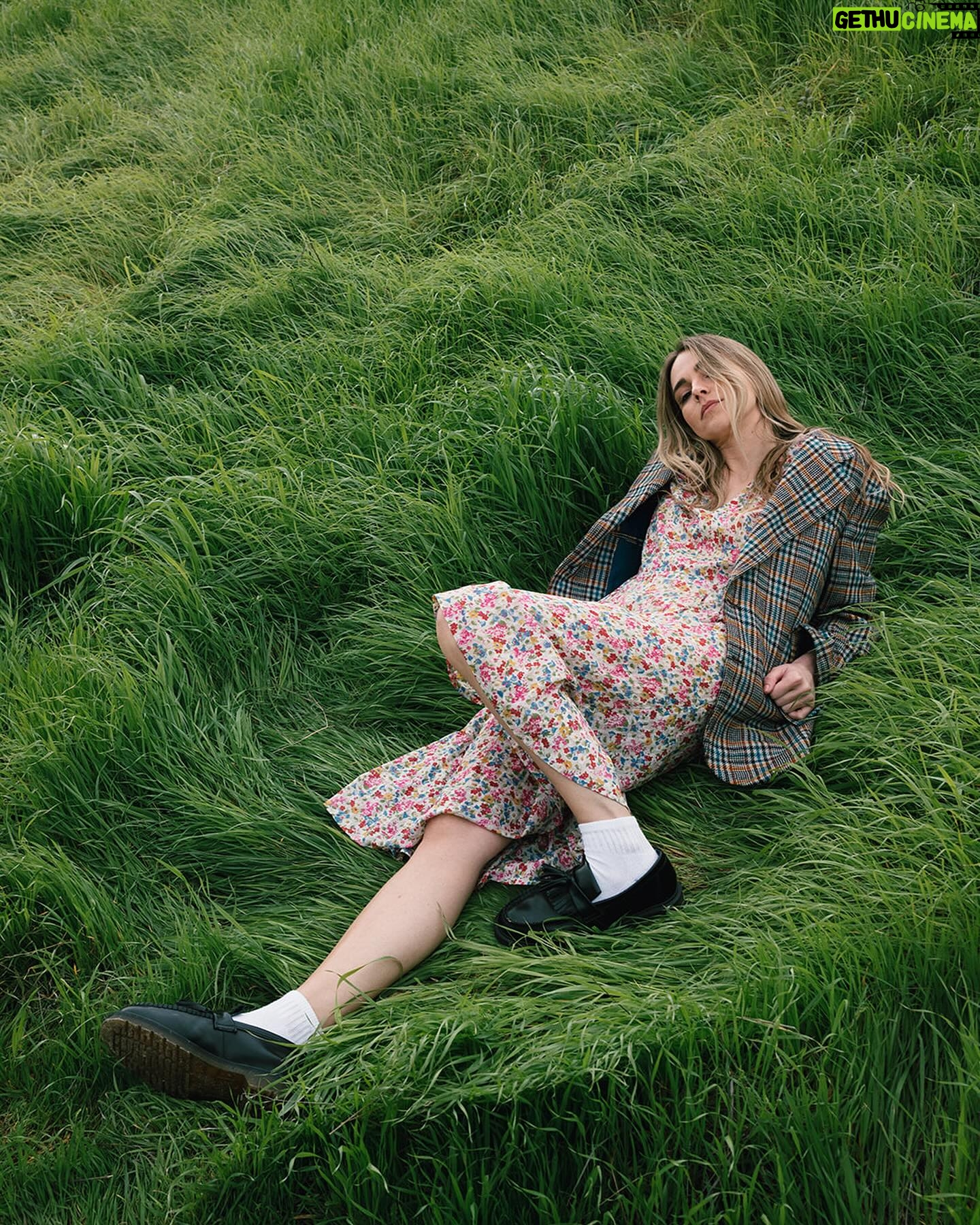 Katelyn Tarver Instagram - The last time I touched grass (jan 2023)