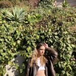Katelyn Tarver Instagram - a song to get you ready for your friendsgivings 💘