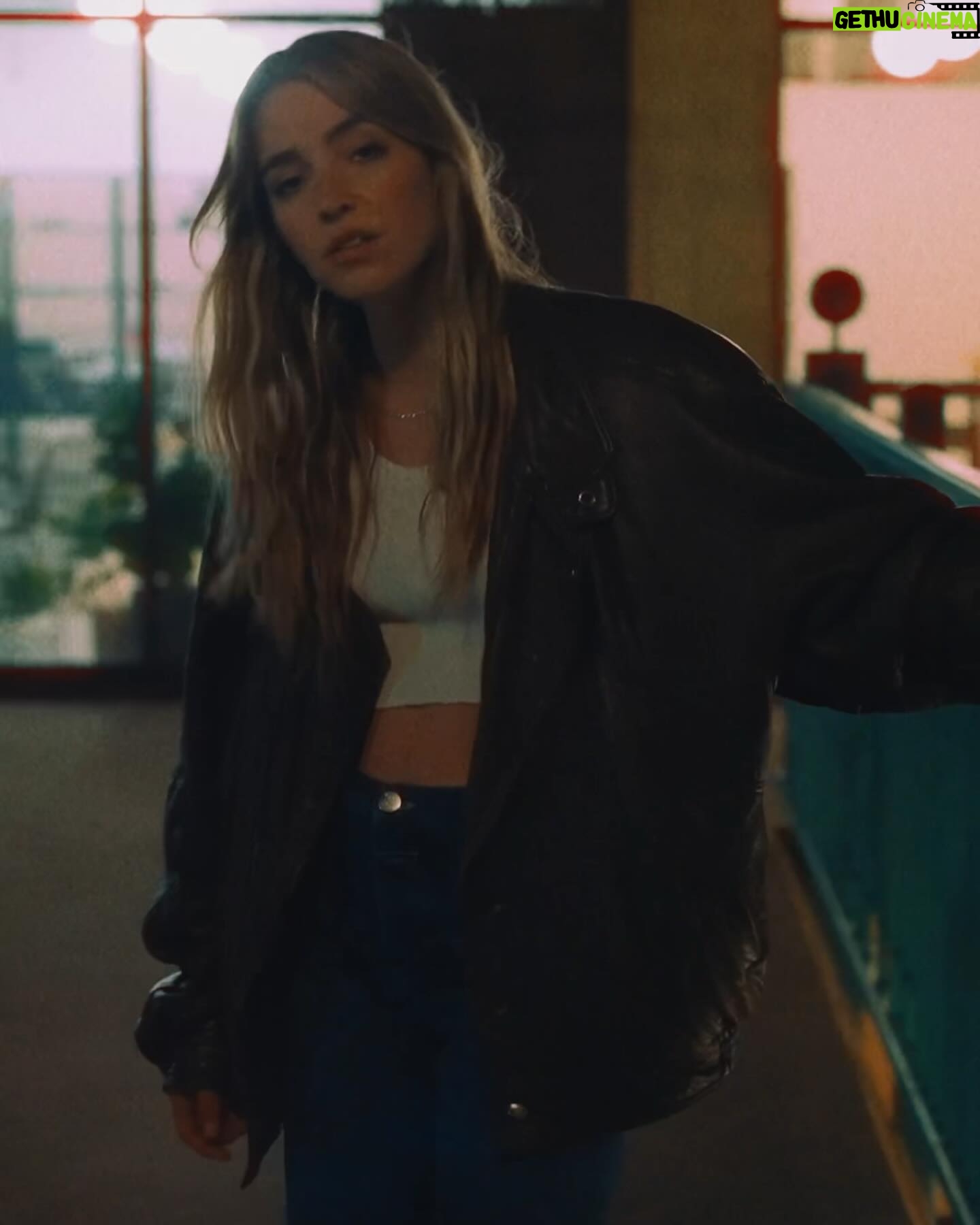 Katelyn Tarver - 13.2K Likes - Has anyone or anything put in as much work over the years as my cropped white brandy melville tank? My one true constant 💘