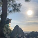 Katelyn Tarver Instagram - A song for your friends that feel more like family 🥹
