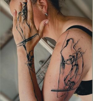 Kateřina Hrachovcová Instagram - Gábina .ink 

#tattoo #freehandtattoo l i n e