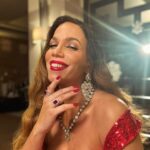 Katerina Stikoudi Instagram - Have yourself a merry little Christmas 🎅🏼 #newvideoclip 🎄 #christmas #mood #christmastime #music #fresh @laloo_cosmetics 💅🏻 @aggelikikandylaki 💆‍♀️ @eirinimakkou 👗 🎵 @minosemi_official ❤️