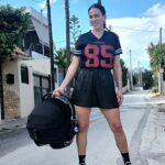 Katerina Stikoudi Instagram - Φίλες μου δώστε προσοχή! Περίμενα να ξεκινήσουν για τα καλά οι βόλτες με τον μπέμπη, για να σας πω πόσο ενθουσιασμένη είμαι με την επιλογή καροτσιού Trio Athena Premaman από την  @orchestra_gr Αυτό το σύστημα μεταφοράς πωλείται με το κάθισμα αυτοκινήτου i-Prim, το πορτ μπεμπέ, καθώς και την βασική θέση. Οι μπροστινοί τροχοί του έχουν λειτουργία περιστροφής και κλειδώματος που παρέχει βέλτιστη ευελιξία ανάλογα με το έδαφος. Είναι κατάλληλο για νήπια από τη γέννηση. Όπως βλέπετε το καθισματάκι με βόλεψε πολύ και κατά την έξοδο μας από το μαιευτήριο..  Δείτε περισσότερα στο Link που σας αφήνω στα stories μου! #orchestra #orchestragreece