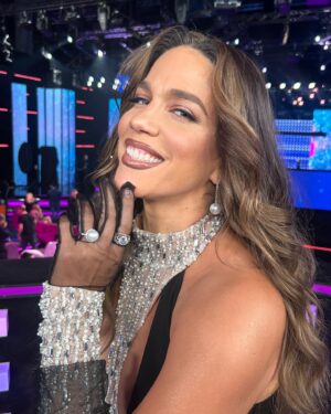 Katerina Stikoudi Instagram - About last night !
I’m back ❤️ @j2us_gr @barkingwell_media 
@alphatv 
💄 @kaitikoutsogiannakopoulou 
💇‍♀️ @aggelikikandylaki 
👗 @boudoir_dennisp @evageliakountouri ❤️
@giouzenis