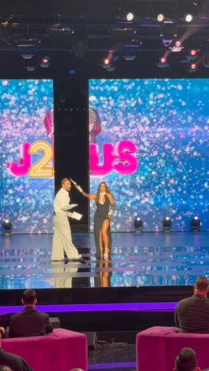 Katerina Stikoudi Instagram - Η @stikoudikaterin επέστρεψε ❤️😍

#j2us #barkingwell_media #alphatv