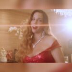 Katerina Stikoudi Instagram - Η «Πολύ-Πολύ-Πολύ» viral, popstar, Κατερίνα Στικούδη και ο 11χρονος συνθέτης και πιανίστας, Στέλιος Κερασίδης, μάς βάζουν στο απόλυτο ΧΜΑΣ mood, με την υπέροχη διασκευή τους στο all time classic «Have Yourself A Merry Little Christmas». Τρυφερό, ατμοσφαιρικό, χουχουλιάρικο αλλά και super glam... Έτσι ακριβώς όπως έχουμε ονειρευτεί τα φετινά Χριστούγεννα! Το Tlife εξασφάλισε αποκλειστικό sneak preview από την διασκευή, που κυκλοφορεί από την Minos EMI, a Universal Music Company. Μπες στο link in bio του Tlife για να ακούσεις πρώτη! #christmas #xmas #κατεριναστικουδη #katerinastikoudi #tlife