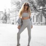Katerina Stikoudi Instagram - Σήμερα θέλω τη γνώμη σας! Θα συνδύαζες ένα αθλητικό look με statement αξεσουάρ ή ψηλοτάκουνα; Άσε σε σχόλιο αν σου αρέσει το αγαπημένο μου outfit από τη νέα χειμερινή συλλογή της @admiralgreece #yourlifeyourgame #admiralgreece #admiralstyle #createdwithadmiral #thenewadmiralworld #FW2324