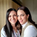 Katerina Stikoudi Instagram - Οι άνθρωποι είναι που καθορίζουν τις τύχες μας και την ευτυχία μας. Και όταν έχουμε την τυχη να συνανταμε στο δρόμο μας τόσο σπουδαίους ανθρώπους, αξίζει να τους μνημονεύουμε ... Ενα μεγάλο "ευχαριστώ"στον Δρ Ιωάννη Φρουδαράκη, που για άλλη μια φορά με έκανε να νιώθω ασφαλής, σίγουρη και δυνατή, σε όλη αυτή τη διαδικασία. Επίσης τη Λαμπρινή Σκάβαλου, που πέρα από συνοδοιπόρο σε όλο αυτό το ταξίδι, θεωρώ και φίλη. Τέλος, για άλλη μια φορά, όλο το προσωπικό και διοίκηση του @omilosiaso , που πέρα από τον επαγγελματισμό τους, δείχνουν ανθρωπιά και αγάπη. @labrini_ska ❤️