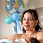 Katerina Stikoudi Instagram - Δευτερος μπέμπης, διπλή η χαρά!!! Νικόλα μου καλώς ήρθες!!! Νομίζω ότι μοιαζεις στο μπαμπάκα μου, που θα πάρεις και το όνομά του. Σου υπόσχομαι να σε προσέχω, να είμαι δίπλα σου σε όλα και θα προσπαθήσω, όσο μπορώ, να κάνω τον κόσμο αυτό που σε έφερα καλύτερο. Ενα μεγάλο "ευχαριστώ" για τόσες γλυκές ευχές, σε όλο το προσωπικό και διοίκηση του Ομίλου ΙΑΣΩ @omilosiaso και βέβαια στον γιατρό μας, τον κ. Γιάννη Φρουδαράκη και τη Λαμπρινή μας.
