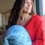 Katerina Stikoudi Instagram - Στην Orchestra.gr βρήκα ακριβώς αυτα που χρειαζόμουν για το δεύτερο μωράκι μου. Ενα καταπληκτικό, μαξιλάρι θηλασμού που με ξεκουράζει και ένα λειτουργικό λίκνο Kalinoo που με εξυπηρετεί αφάνταστα.Σας αφήνω τα links στα stories για να τα δείτε αναλυτικά! #orchestra#orchestragr #babycare #Calinoo #κουνια #μαξιλαρι_θηλασμου
