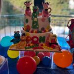 Katerina Stikoudi Instagram – Ήρθες μας άλλαξες τη ζωη και σ ευχαριστούμε γι αυτό !!
Χρόνια πολλά Βυρωνακι μας ! @candy_cat_patisserie1  @elizabeth_candycat ❤️
The muppet show party !!