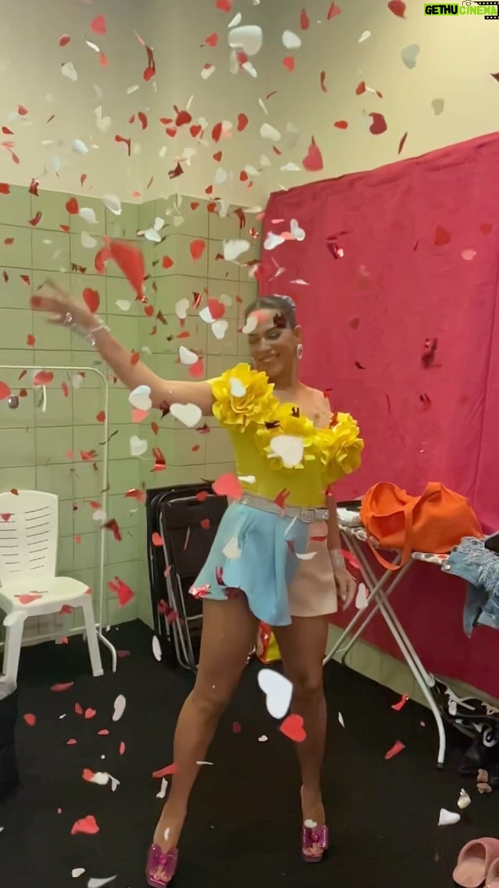 Katerina Stikoudi Instagram - Cause Iām happy! 𤪠šš @j2us_gr @barkingwell_media @alphatv š: @boudoir_dennisp @moeha.eu š: @moeha.eu šāāļø: @aggelikikandylaki š”: @monstermanager #j2usgr #alphatv
