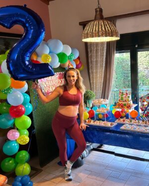 Katerina Stikoudi Instagram - Ήρθες μας άλλαξες τη ζωη και σ ευχαριστούμε γι αυτό !!
Χρόνια πολλά Βυρωνακι μας ! @candy_cat_patisserie1  @elizabeth_candycat ❤️
The muppet show party !!