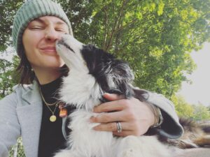 Katherine Barrell Instagram - Saturday morning with my first born. 🐶❤️. Also thank you @purgatoryarcheo for the beautiful #everychildmatters pin. Yesterday was National Day for Truth and Reconciliation in Canada. This whole weekend we will be checking out exhibits in our town to learn more about Canadas horrible history of the residential school systems. There are many educational events going on this weekend all over the country. Please check out some in your town/city.