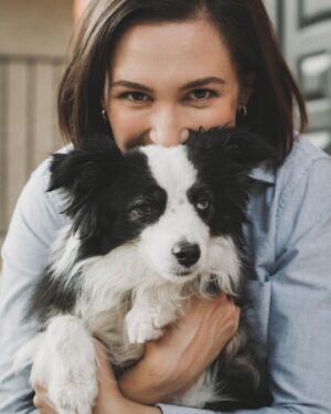 Katherine Barrell Instagram - Bernie… perpetually unimpressed 😂
.
@emmamccormickphotography captured some A   Bernie snaps for the upcoming cons! 🙌🏼🙌🏼🙌🏼 we will be raising funds for @covetedcanines ❤️🥰❤️