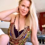 Katherine Kelly Lang Instagram – Good morning!! How are you this morning? Let’s spread alittle sunshine😃😃😃😃😎 @katherinekellylangkaftans #kklkaftans