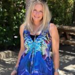 Katherine Kelly Lang Instagram – Enjoying the day wearing a beautiful silk KKL dress. The colors are spectacular and the silk so soft. Take a look at @katherinekellylangkaftans 💙🩵💙🩵💙 #kklkaftans #katherinekellylangkaftans
