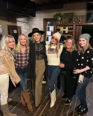Katherine Kelly Lang Instagram - Celebrating @annikanoelle birthday!!! Happy birthday cutie! May this year be an incredible one for you! Love you lots! #boldandbeautifulcbs #tvdaughter #happybirthday ❤️🥰