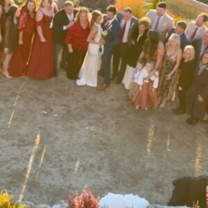 Katherine Kelly Lang Instagram - Some more pics and fun at the wedding🥰🥰🥰 @jmattatkinson @brytneeratledge