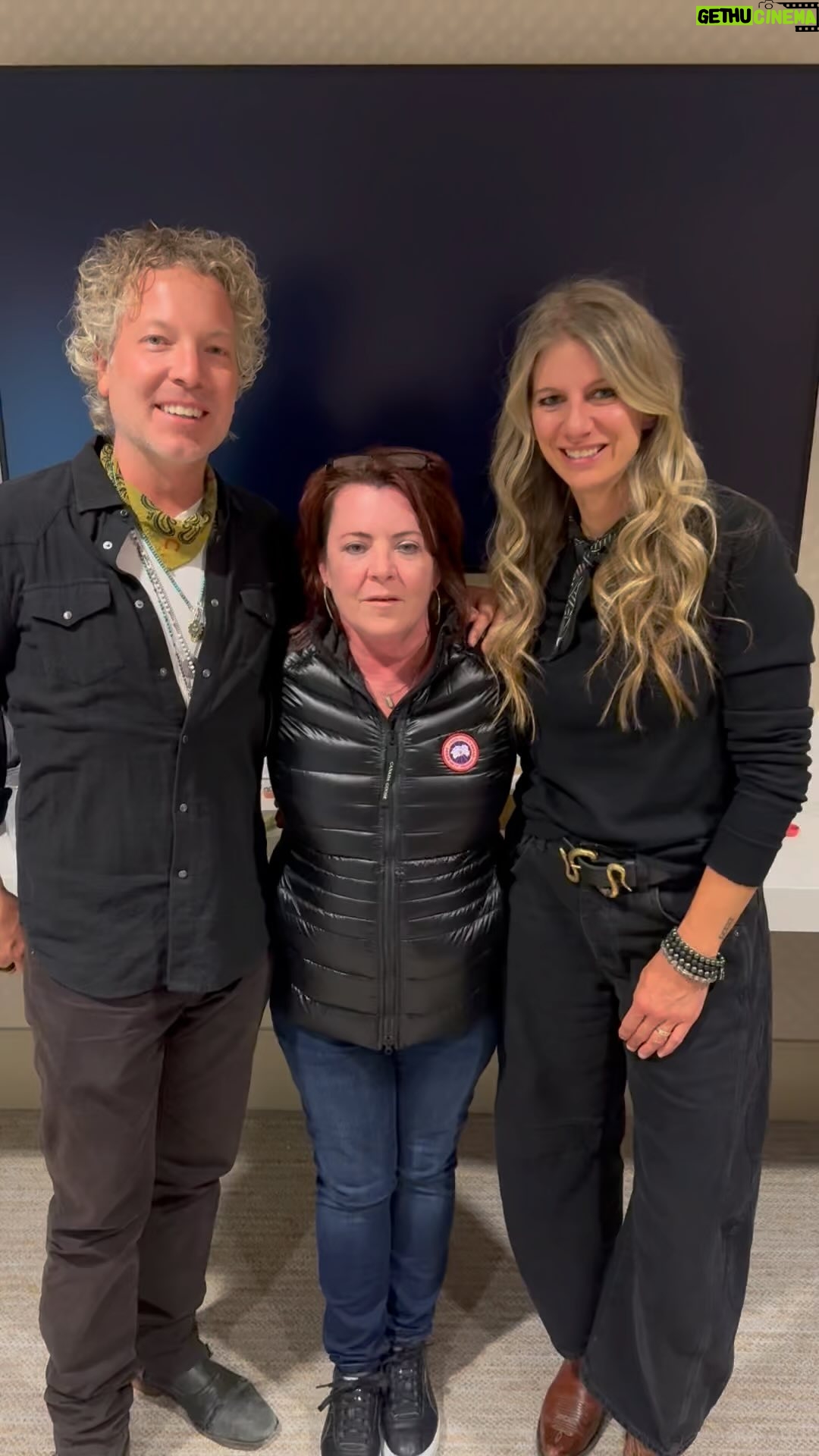 Kathleen Madigan - 1.4K Likes - Research Assistants & bffās reporting for dutyš».
.
#scottsdale #talkingstick #bffs #saturday #drinkswellwithothers #daxxnielsen #cheaptrick #nielsentrust #drummer #vikings #kathleenmadigan #madiganspubcast