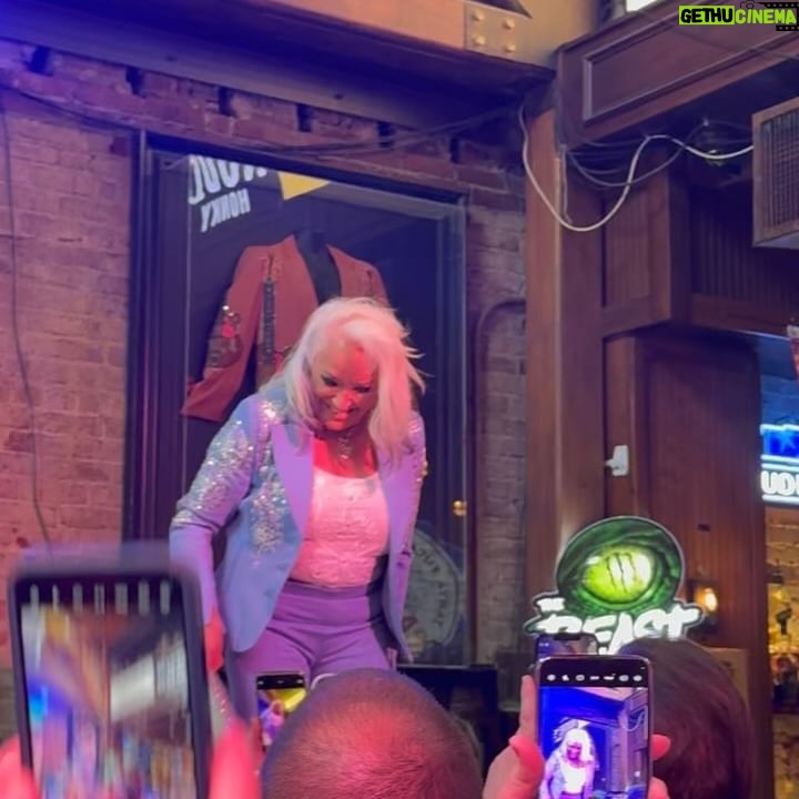 Kathleen Madigan - 3.9K Likes - Got meet Tanya Tucker! What a complete blastš.
.
Go to her new pop up bar @tanyatuckerstequilacantina at @nudieshonky_tonk if youāre in Nashvilleš¤ .
.
#tanyatucker #nudies #tanyascantina #cosasalvaje