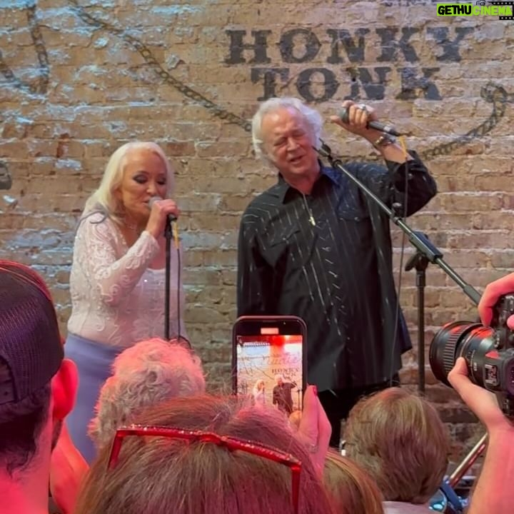 Kathleen Madigan - 3.9K Likes - Got meet Tanya Tucker! What a complete blastš.
.
Go to her new pop up bar @tanyatuckerstequilacantina at @nudieshonky_tonk if youāre in Nashvilleš¤ .
.
#tanyatucker #nudies #tanyascantina #cosasalvaje