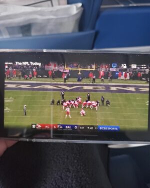 Kathleen Madigan Instagram - Boom! Watchin on plane. Go @chiefs 🏈🙌🏻.
.
 #ChiefsKingdom  #AFCChampionship #NFLPlayoffs #chiefs