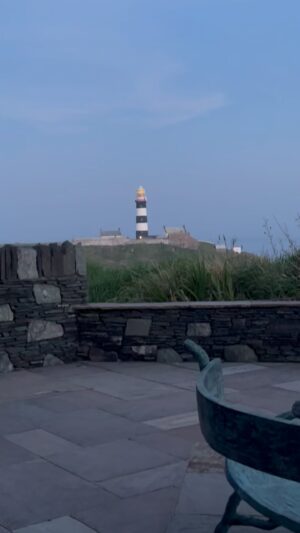 Kathleen Madigan Instagram - Night night, Termites 😴🐜🇮🇪.

#nightnight #sunset #ireland #termites #lighthouse #oldhead #kathleenmadigan #madiganspubcast