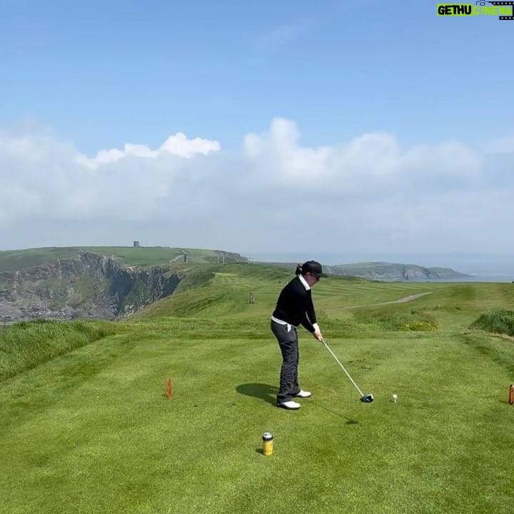 Kathleen Madigan - 2.8K Likes - Welcome to Old Head⦠my favorite course on the planet šš¼āāļøš
#oldhead #ireland #kathleenmadigan #madiganspubcast