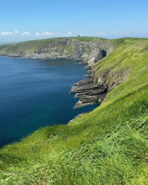 Kathleen Madigan Instagram - Welcome to Old Head… my favorite course on the planet 🏌🏼‍♀️🌎

#oldhead #ireland #kathleenmadigan #madiganspubcast