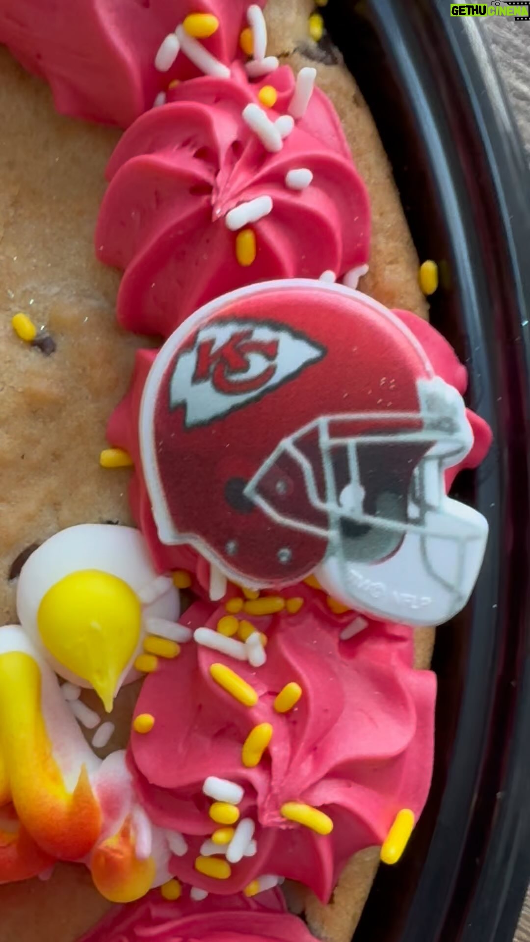 Kathleen Madigan - 1.3K Likes - My nieces are gonna LOVE this š«¶.
.
Happy Super Bowl Sunday! šš.
.
#superbowl #chiefsnation #swifties #traviskelce #kansascity #cookie #superbowlparty #kathleenmadigan #madiganspubcast