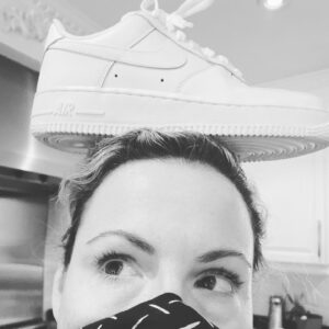 Kathleen Robertson Instagram - I’m not sure what this is.....but William advised it was #onpoint #airforce1