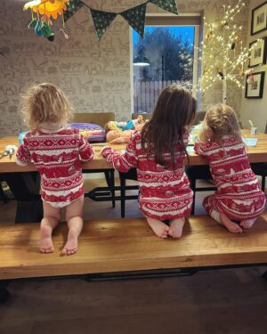 Kathryn Thomas Instagram - 24 hours together. Flew to Isle of Man where my brother lives with his two girls and gorgeous wife. We surprised him 🤣🤣My Dad and @linthomasie and baby Lily were part of the surprise too!! we think he enjoyed having us!!!!!We missed you @stephenthomas29 living his best life in Oz. But precious moments when all 5 cousins and granddaughters can spend time together