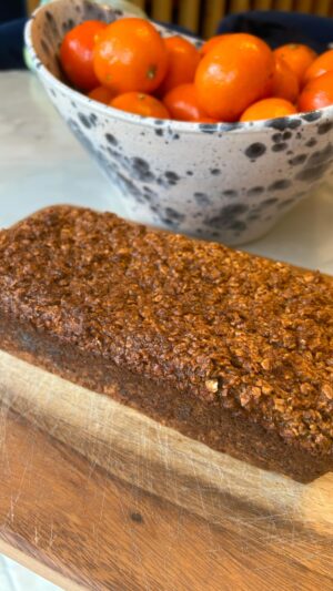 Kathryn Thomas Instagram - Brings me back to Covid baking but such a simple porridge bread recipe
 

Mix 1 large tub of natural @gleniskinsta yogurt, 1 egg pinch salt & tsp bicarb soda 
Then fill empty yogurt pot with @flahavans oats, lash in chia seeds some ground @linwoodshealthfoods flaxseed or whatever else you’ve in the cupboard. Bake @ 180c  for 50 minutes
