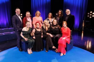 Kathryn Thomas Instagram - What can I say.., I’m so overcome with love for these incredible humans…, they opened up their lives, their homes, their hearts, they shared their insecurities and vulnerabilities so we might learn a thing or two ….thank you so much @bowden.stephanie @thomashynesgranard @lorrdemp @marieclear_x @andrea.daly.568 ….Im so privileged to have met you @rteoperationtransformation ❤️
